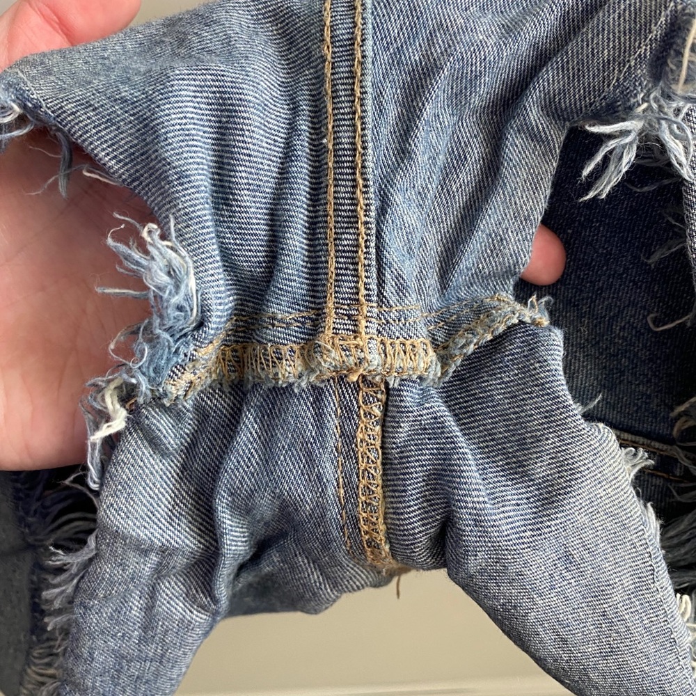 🌟 Free People Distressed Denim Shorts - Dark Wash - Picture 7 of 10